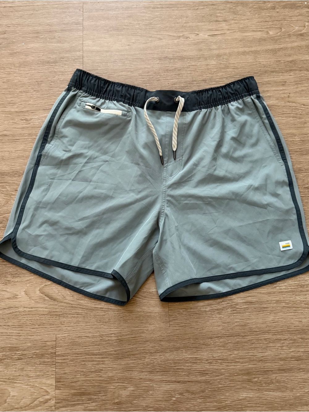VUORI Banks Athletic running, gym, shorts size Large